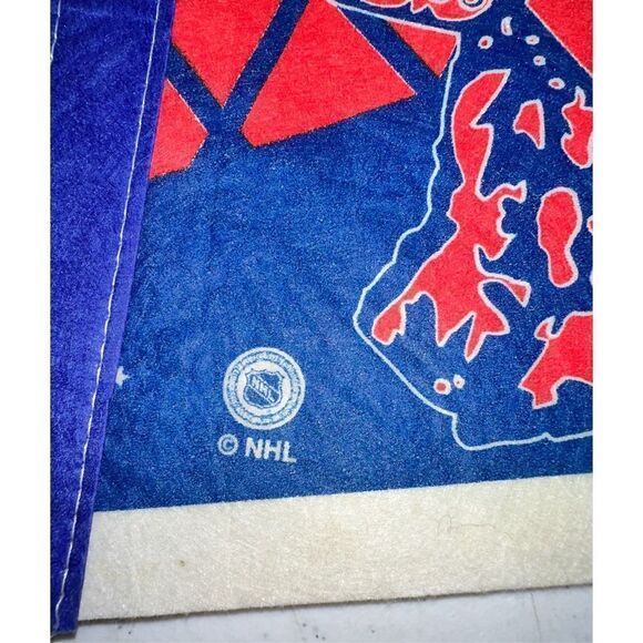 VTG MONTREAL CANADIENS NHL Cloth Pennant Sports‎ Hockey Canada Canadians 30" - Picture 4 of 4